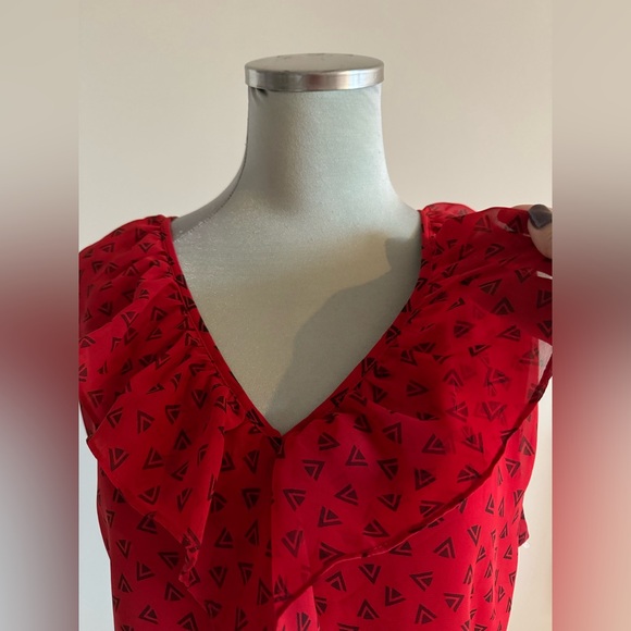 Beautiful Top - Picture 3 of 6